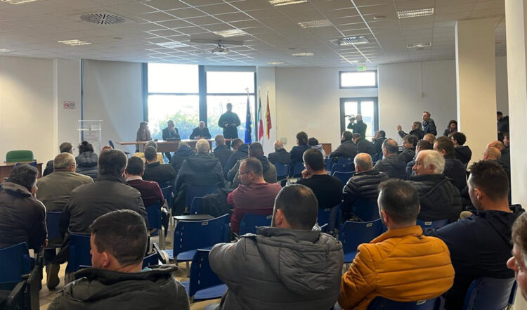 Ragusa, agricoltori e Istituzioni locali insieme per chiedere alla Regione un tavolo di crisi