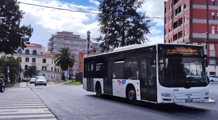 Trasporto pubblico urbano a Ragusa: il sindaco non deve rimanere con le mani in mano