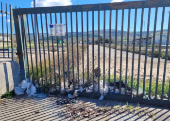 Il campo base area di ricovero della Protezione Civile di Comiso nel degrado