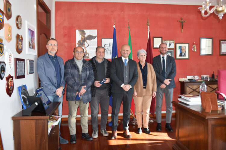 Saluto di commiato del questore di Ragusa a 4 poliziotti in congedo