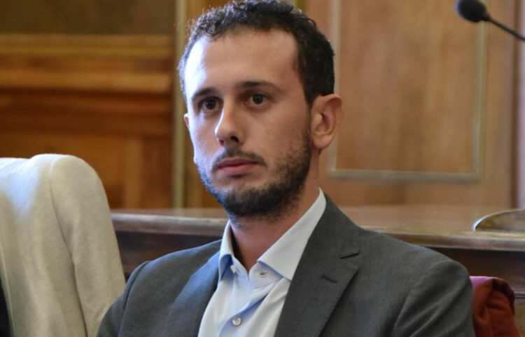 La patata bollente di Iblea Acque viene raccolta da Federico Bennardo