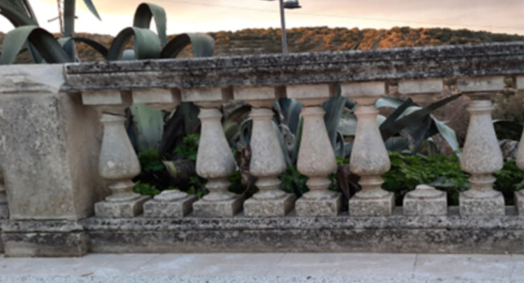 Vandali al Giardino Ibleo di Ragusa