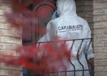 Carabinieri del RIS al lavoro sul luogo del delitto