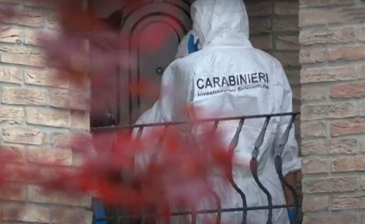 Carabinieri del RIS al lavoro sul luogo del delitto