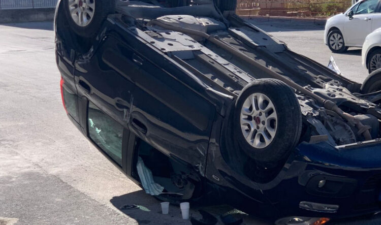 Incidente Modica, giovane cappotta con la Citroen: illesa