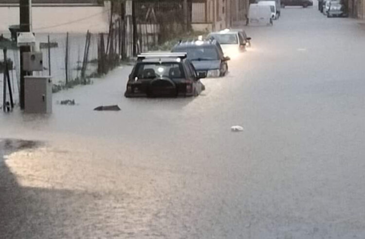 Maltempo e allagamenti, bomba d'acqua a Castelvetrano: scuole chiuse