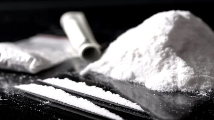 Vittoria, in casa tutto l'occorrente per confezionare cocaina: arrestato