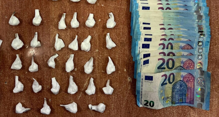 Vittoria, spacciava cocaina nei pressi di un bar: arrestato