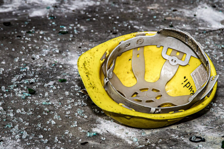 Operaio edile muore travolto da un muro