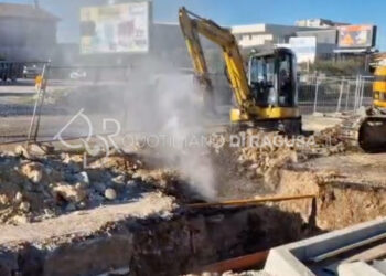 Modica, tranciato tubo del gas VIDEO