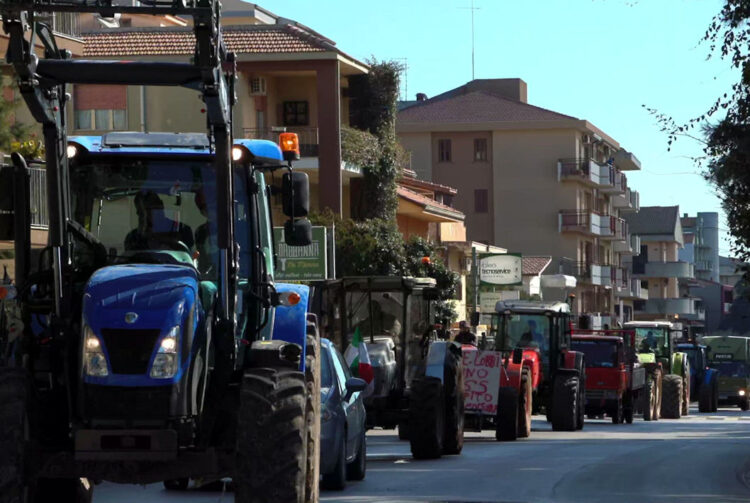 Ragusa, domani manifestazione con corteo di agricoltori: possibili disagi alla viabilità