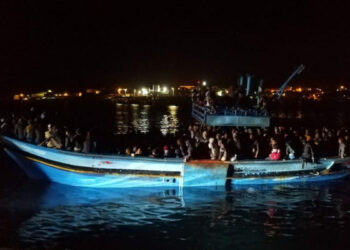 Sbarco autonomo di migranti nella notte a Pozzallo