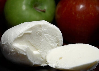 Mangiare la mozzarella fa ingrassare