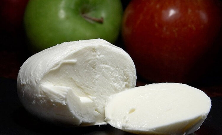 Mangiare la mozzarella fa ingrassare
