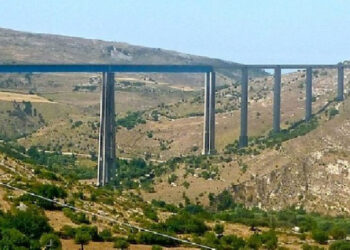 Ragusa, donna salvata sul ponte Costanzo