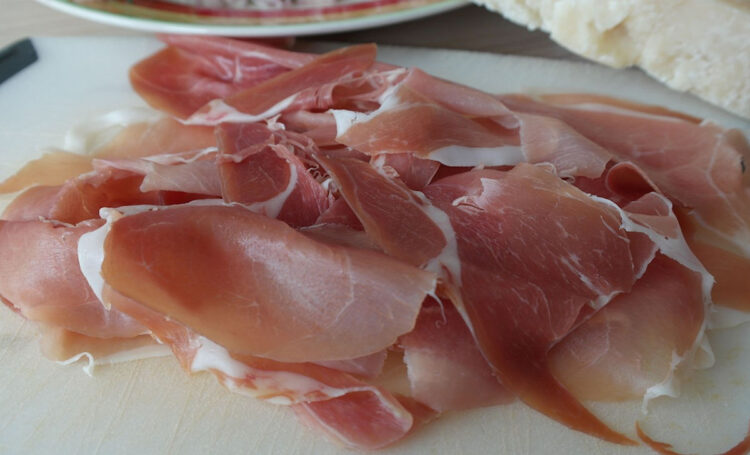 Prosciutto crudo, fa ingrassare o fa bene alla dieta