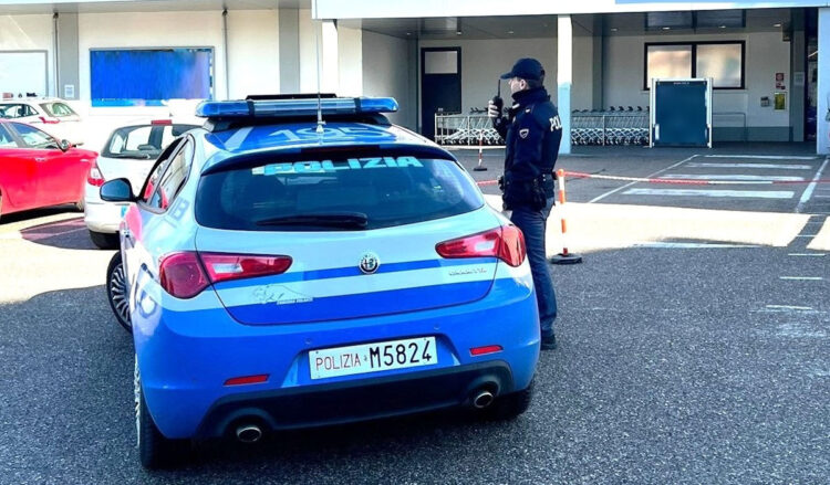 Rapina un supermercato e si dà alla fuga: arrestato 38enne