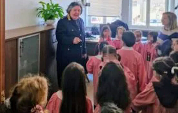 Ragusa, i bambini del plesso Munari in visita al Comando di Polizia Locale