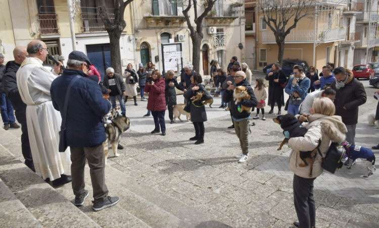 Ragusa oggi l'adorazione eucaristica