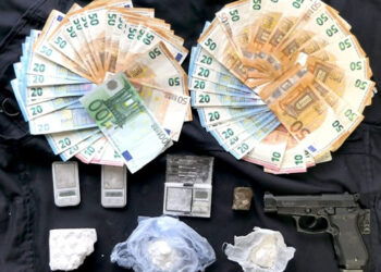 Vittoria, trovato con cocaina, hashish e più di 2 euro in casa