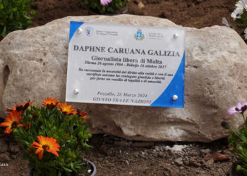 Pozzallo, Giardino dei Giusti: targa e albero in ricordo di Daphne Caruana Galizia