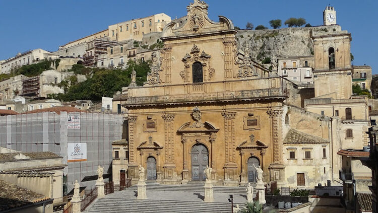Modica Virale oggi sulla scalinata di San Pietro a Modica