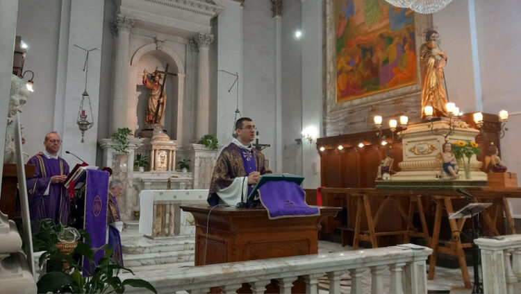 Oggi a Ragusa l'adorazione eucaristica e recita del Rosario