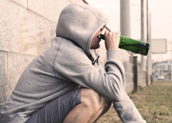 Allarme abuso di alcol e fumo fra gli studenti