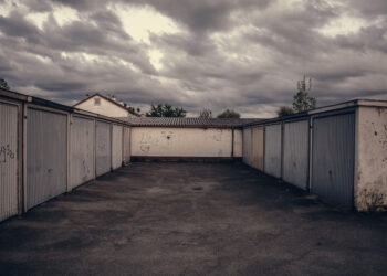 Denuncia il furto dell'auto ma dopo un mese scopre la verità