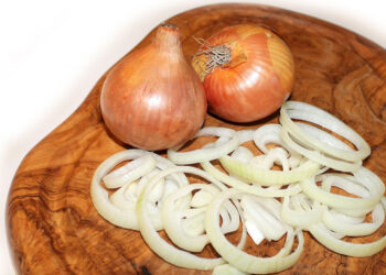 Coca succede a chi mangia le cipolle fritte prima di dormire?