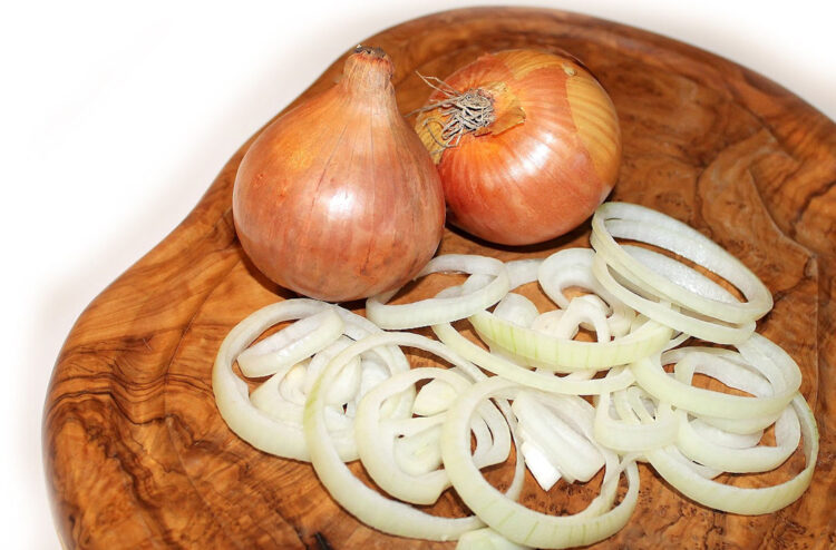 Coca succede a chi mangia le cipolle fritte prima di dormire?