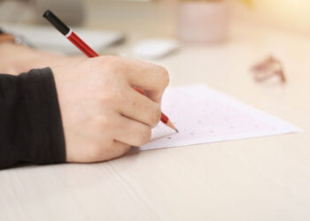 Concorsi scuola 2024: 100 minuti per 50 domande