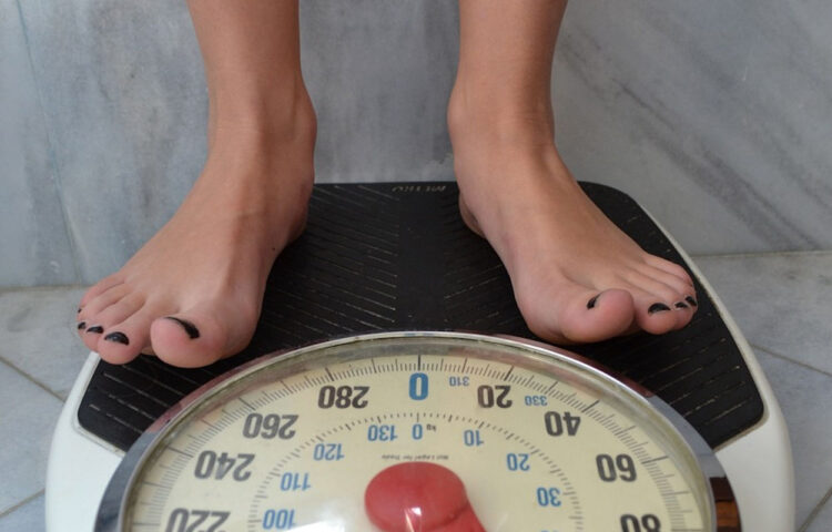 Dieta: l'infermiera che ha perso 50 chili con la regola 80/20