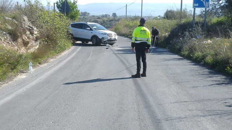 Incidente oggi: scontro tra 2 auto sulla Vittoria-Comiso
