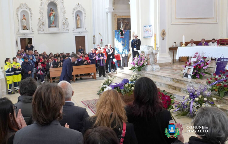 Matteo Renzi al funerale di Joe Barone a Pozzallo