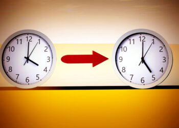 Ora legale 2024, lancette indietro o vanti? Ecco quando si cambia