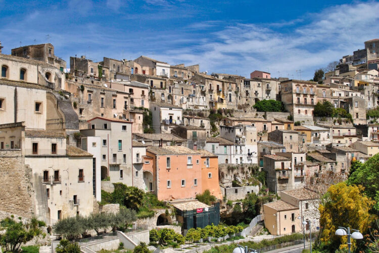 Oggi a Ragusa Ibla Giordano, Mattarella e Raniolo