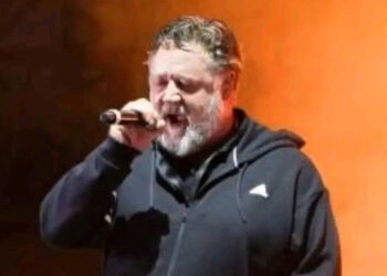 Russell Crowe canterà a Noto con la sua band: unica tappa in Sicilia