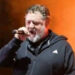 Russell Crowe canterà a Noto con la sua band: unica tappa in Sicilia