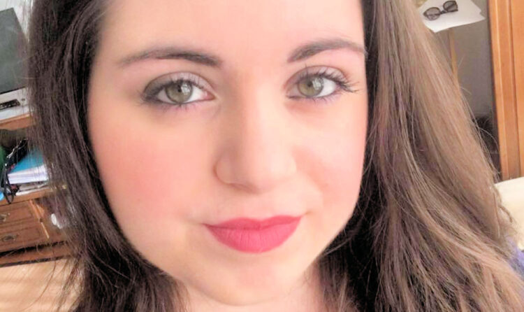 I funerali di Simona Sturiale, morta a 27 anni dopo intervento