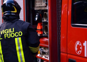 Cade da un muretto in un cantiere: morto operaio di 41 anni