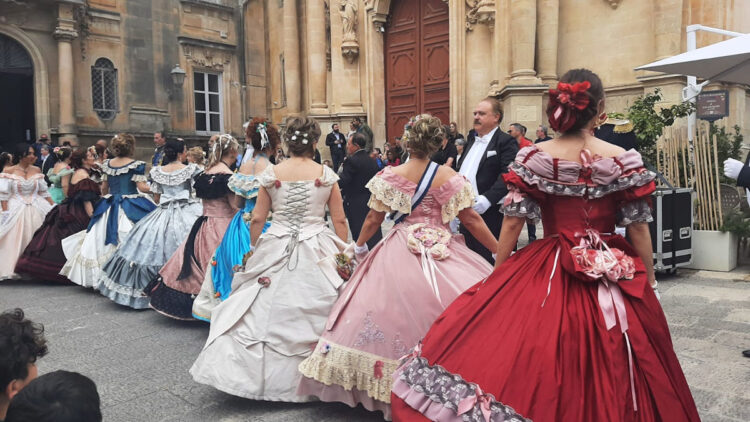 Danze dell'800 a Ragusa Ibla: oggi e domenica