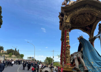 Onori alla propria regina a Monterosso Almo