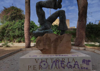 Atto incivile e vergognoso a Vittoria