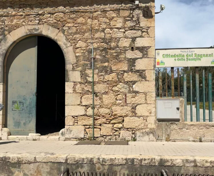 Ragusa, i 3 Caballeros del Consiglio ai campetti di Marina di Ragusa