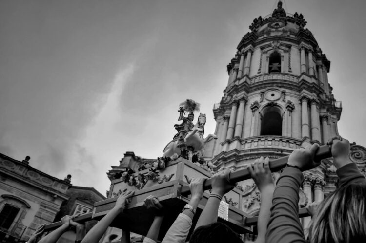 Festa di San Giorgio a Modica, celebrazioni nel vivo. Domani concerto de I picciotti di Vasco