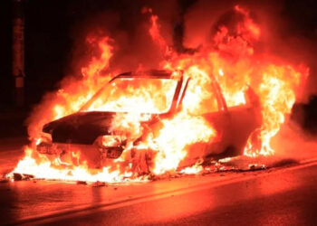 Auto a fuoco in via Castiglione a Ragusa