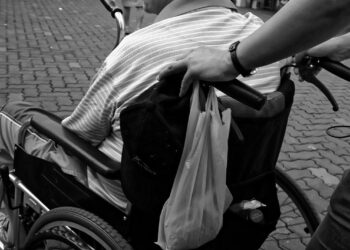 Bonus colf e badanti 2024 fino a 3.600 euro: requisiti, come averlo e come fare domanda