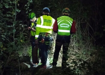 Trovato il cadavere di un uomo sotto il cavalcavia