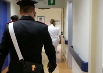 Pronto soccorso pediatrico, mamma picchia dottoressa